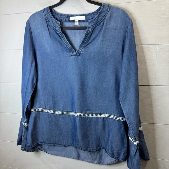 Fourteenth Place Women's Chambray Blue Long Sleeve Top Size Medium - Picture 2 of 6